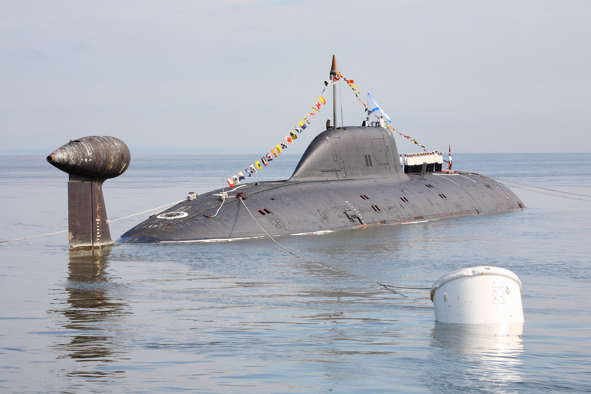 Akula 1920px-Парад_кораблей_7_АПЛ_Магадан